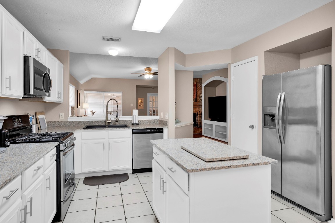 1327 Coppercrest Drive Spring, TX 77386 - Photo 20 of 29