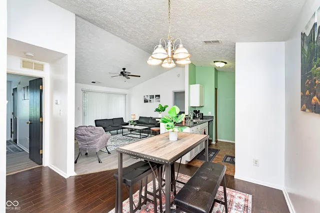 $1,625 | 4351 Village Pkwy Circle West, Unit 9, Indianapolis, IN 46254