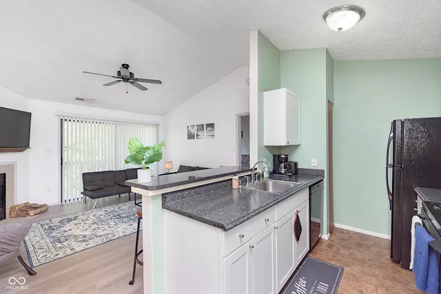$1,625 | 4351 Village Pkwy Circle West, Unit 9, Indianapolis, IN 46254