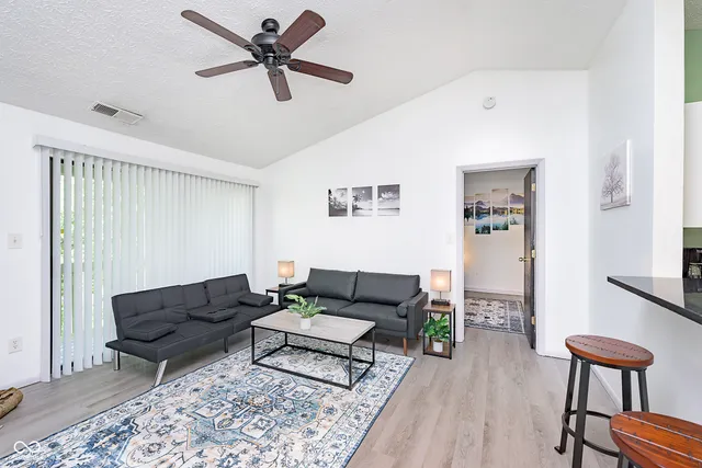 $1,625 | 4351 Village Pkwy Circle West, Unit 9, Indianapolis, IN 46254