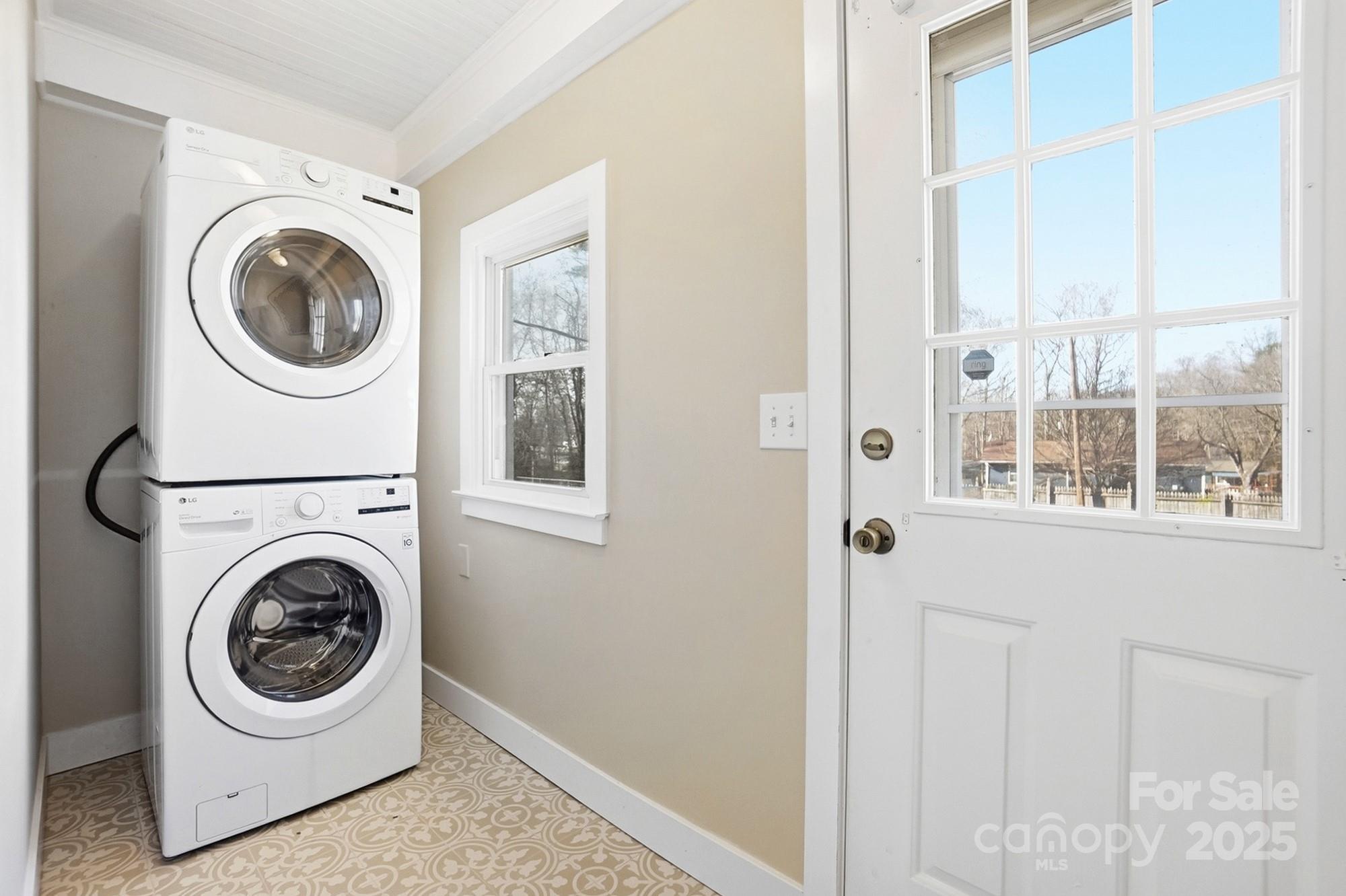 412 Ridge Street Stanley, NC 28164 - Photo 24 of 30 a utility room with dryer and washer