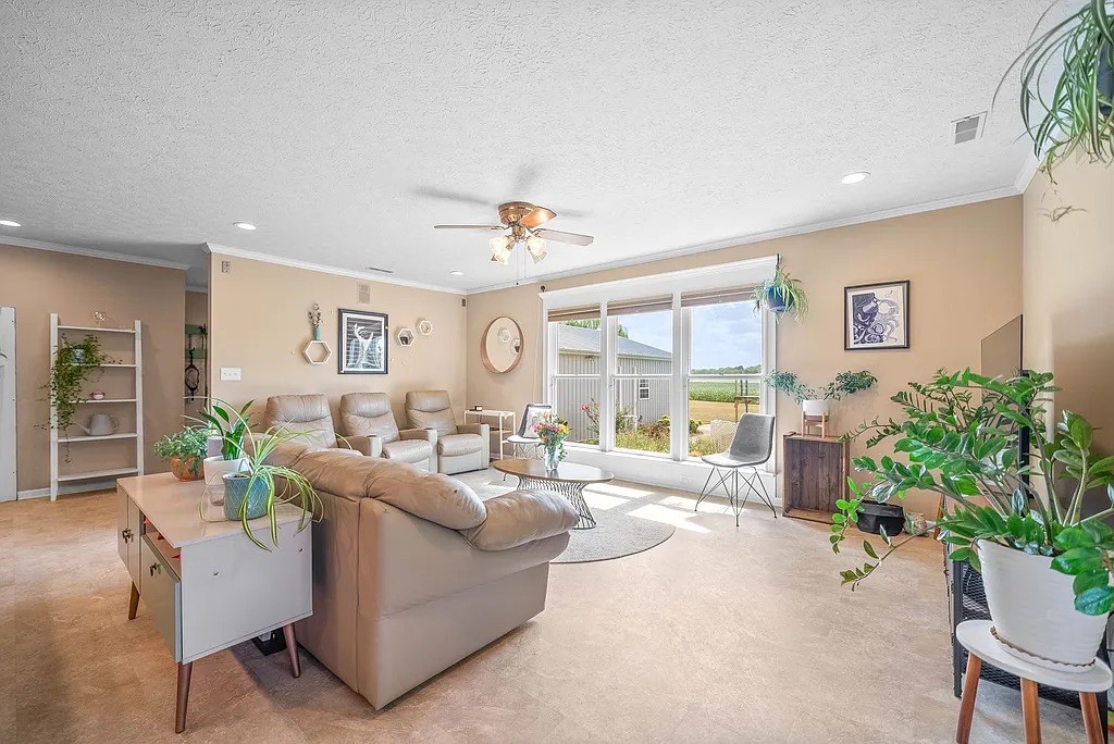 9575 Julien Road Hopkinsville, KY 42240 - Photo 11 of 48