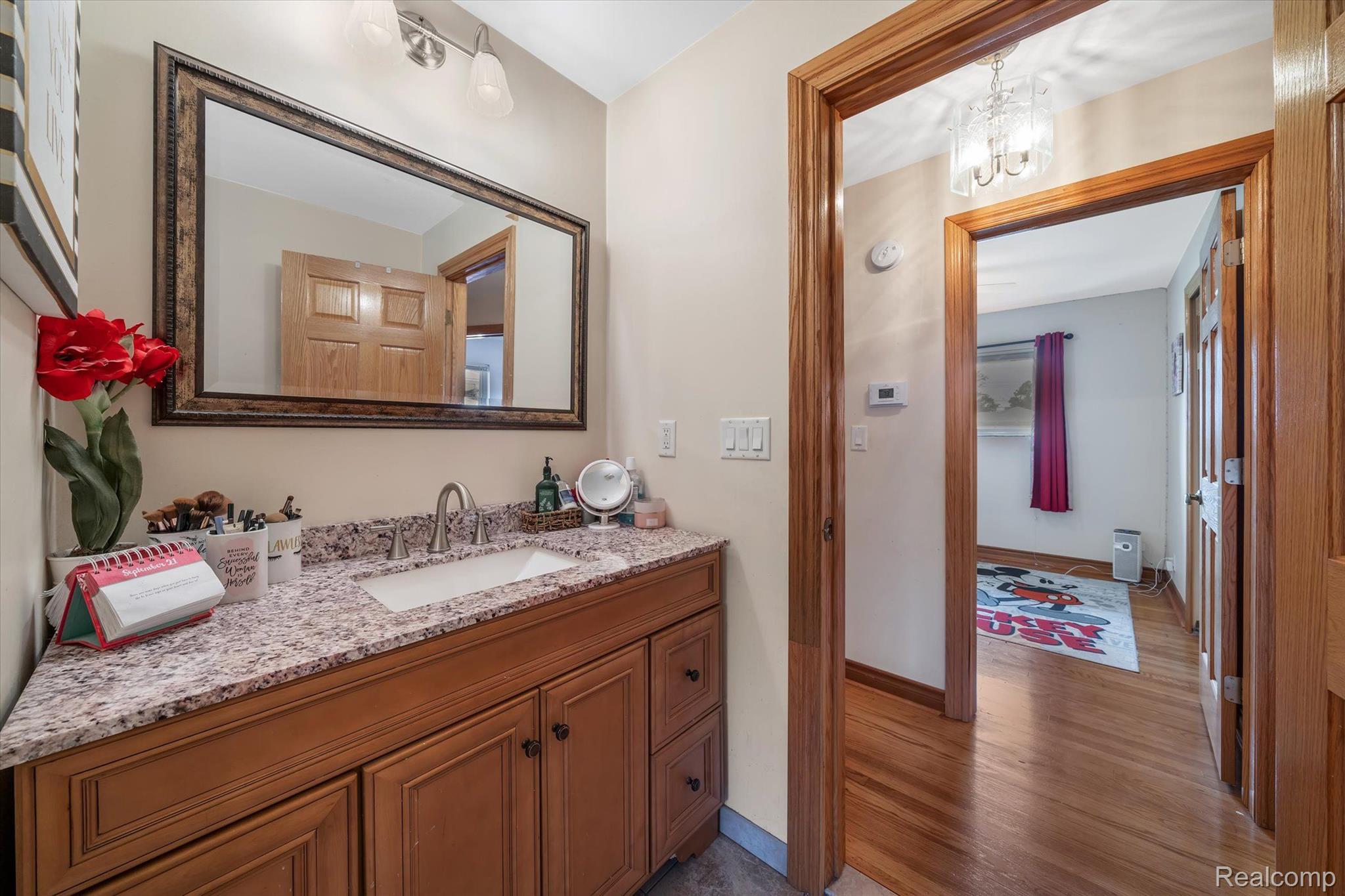 27090 Jean Road Warren, MI 48093 - Photo 21 of 43 Gallery Image 21