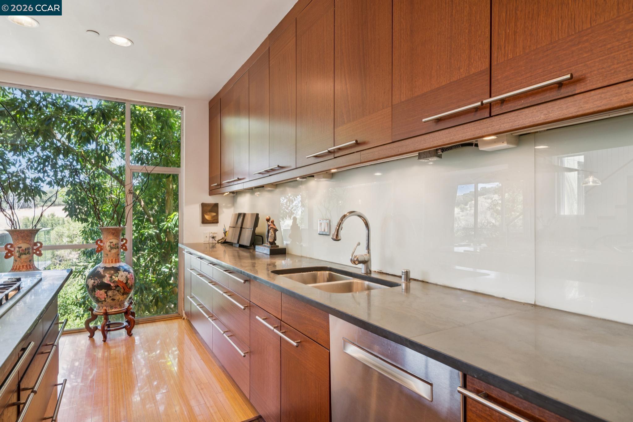 34 Underhill Road Orinda, CA 94563 - Photo 14 of 39