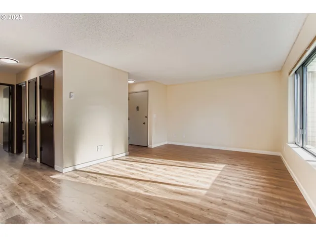 $189,000 | 200 Southwest Florence Avenue, Unit C6, Gresham, OR 97080