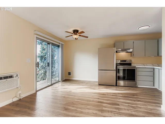 $189,000 | 200 Southwest Florence Avenue, Unit C6, Gresham, OR 97080