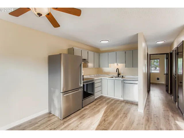 $189,000 | 200 Southwest Florence Avenue, Unit C6, Gresham, OR 97080