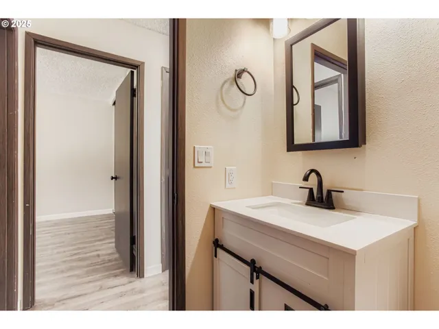 $189,000 | 200 Southwest Florence Avenue, Unit C6, Gresham, OR 97080