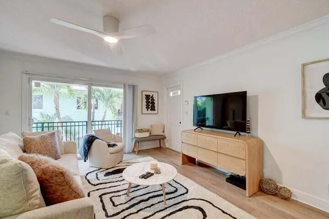 $3,800 | 45 Southeast 7th Avenue, Unit 8, Delray Beach, FL 33483
