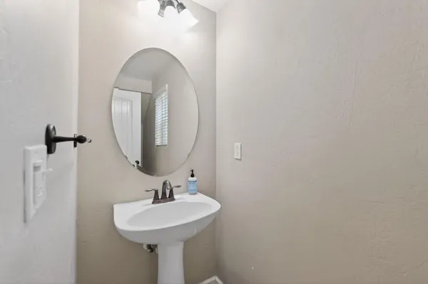 $425,000 | 1851 Dupree Lane, Clovis, CA 93619