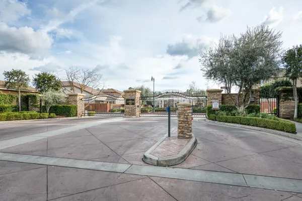 $425,000 | 1851 Dupree Lane, Clovis, CA 93619