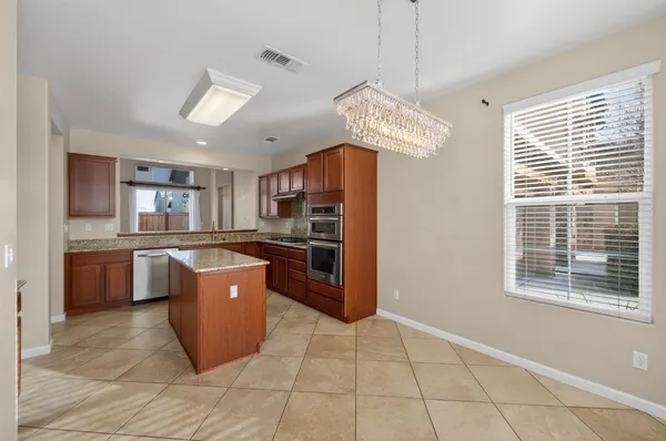 $425,000 | 1851 Dupree Lane, Clovis, CA 93619