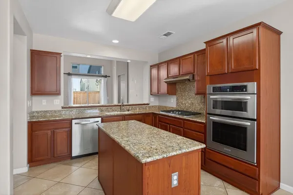 $425,000 | 1851 Dupree Lane, Clovis, CA 93619