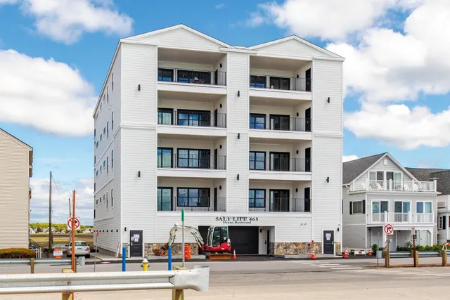 $1,595,000 | 465 Ocean Boulevard, Unit 502, Hampton, NH 03842