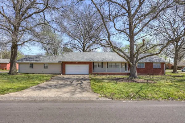 $199,900 | 2002 North Michigan Street, Pittsburg, KS 66762