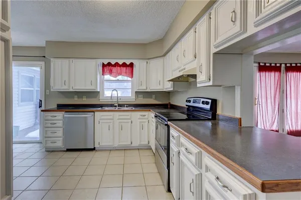 $199,900 | 2002 North Michigan Street, Pittsburg, KS 66762