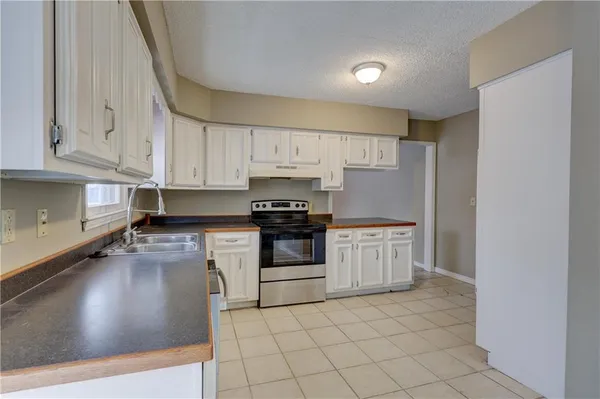 $199,900 | 2002 North Michigan Street, Pittsburg, KS 66762