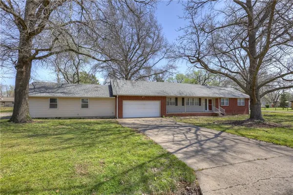 $199,900 | 2002 North Michigan Street, Pittsburg, KS 66762
