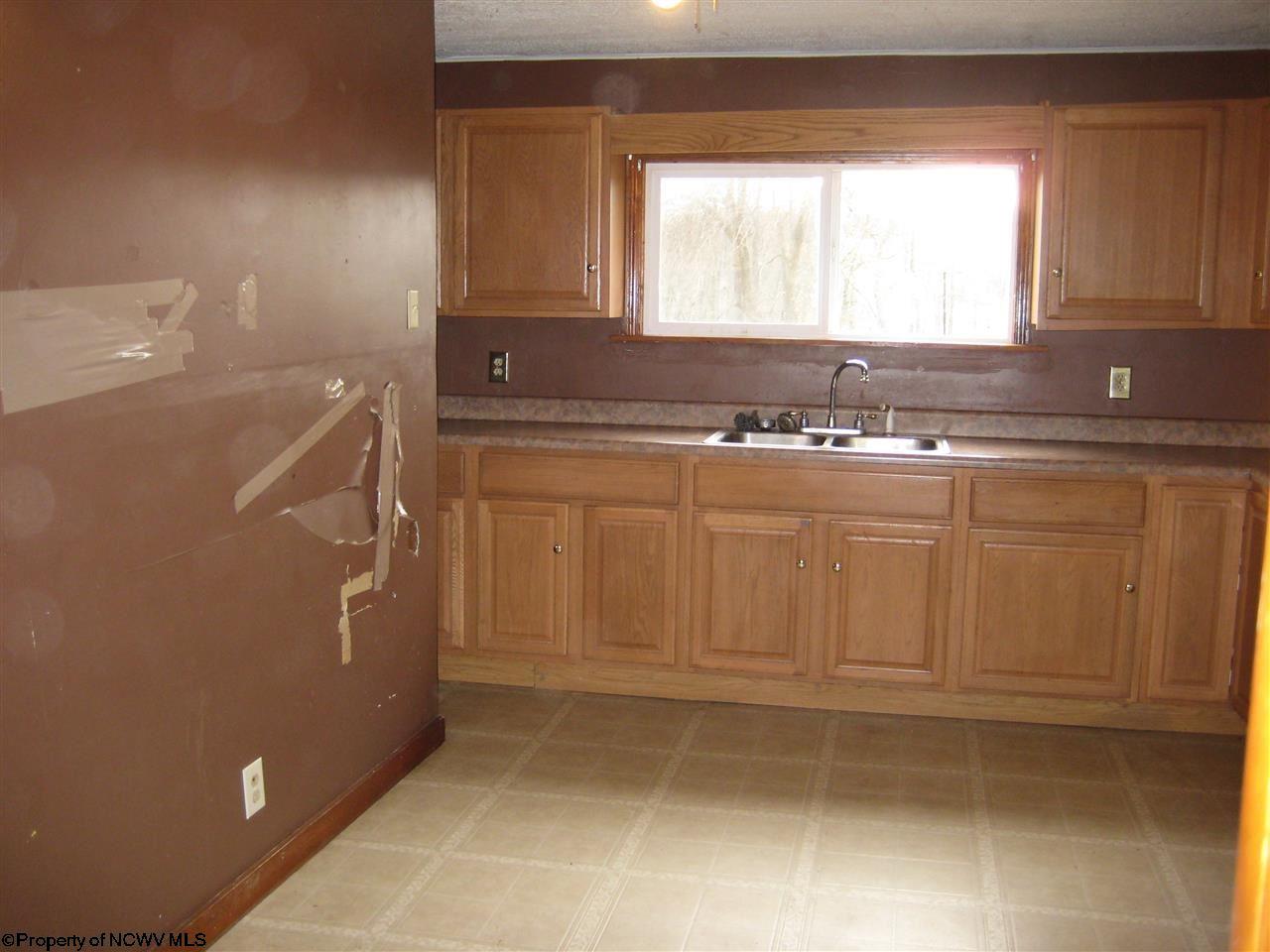 73 Light Street Terra Alta, WV 26764 - Photo 5 of 16 Gallery Image 5