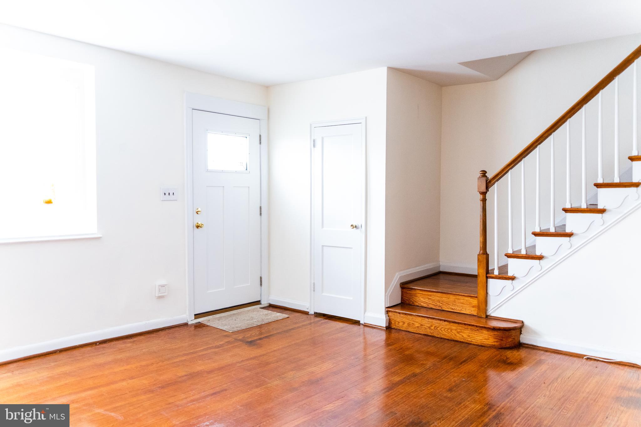 5432 Addington Road Baltimore, MD 21229 - Photo 3 of 38