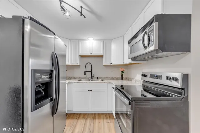 $165,000 | 100 Deborah Lane, Unit 16A, Wheeling, IL 60090