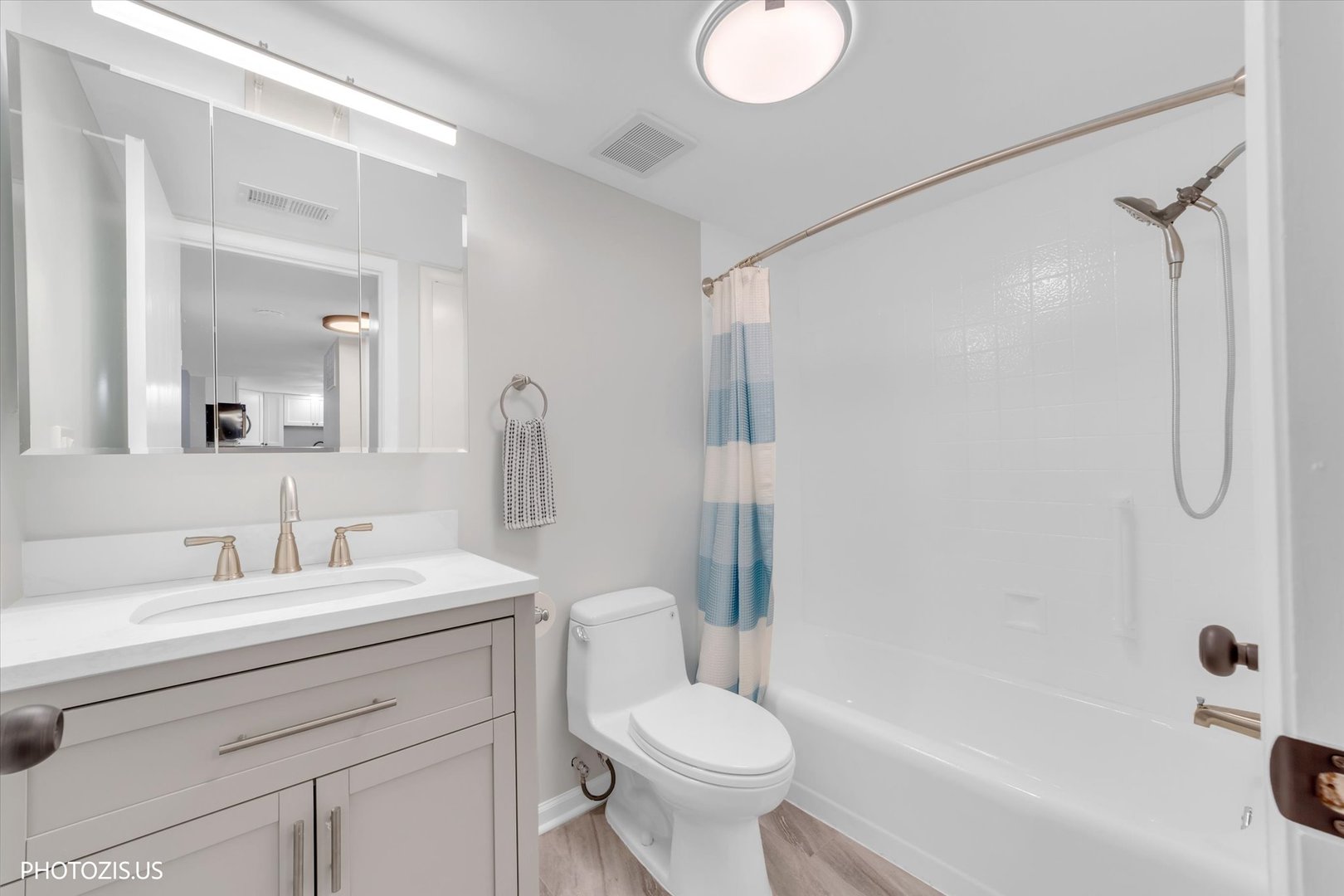 100 Deborah Lane, Unit 16A Wheeling, IL 60090 - Photo 9 of 15