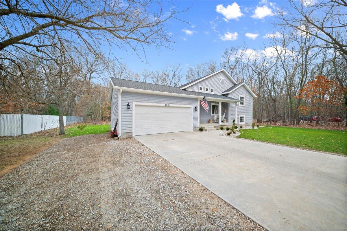 4338 White Road Muskegon, MI 49442 - Photo 4 of 31 04-DSC_5702