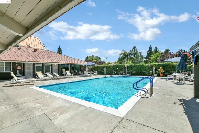 $199,000 | 232 Queens Way, Pittsburg, CA 94565