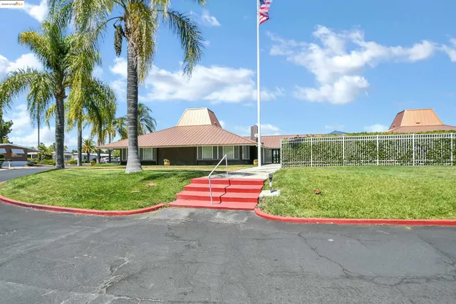 $199,000 | 232 Queens Way, Pittsburg, CA 94565