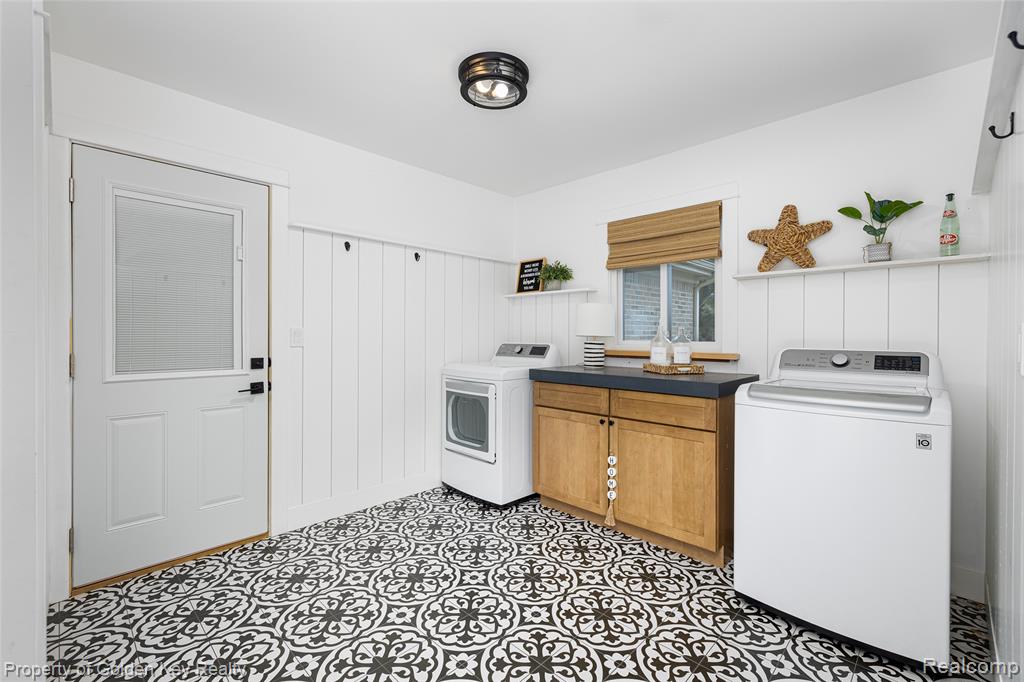 16042 Newburgh Road Livonia, MI 48154 - Photo 11 of 23 Gallery Image 11