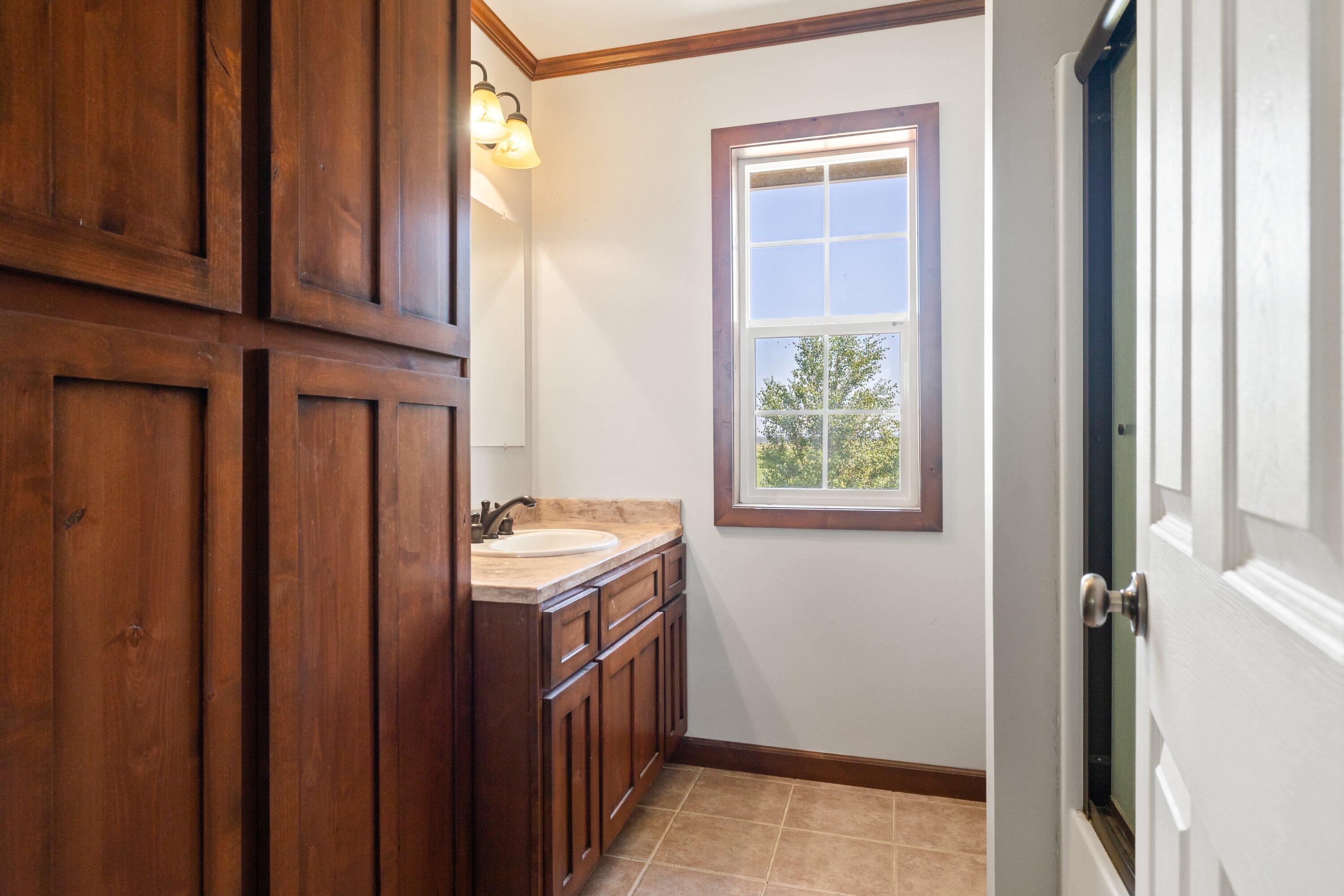 26100 Horsell Road Bend, OR 97701 - Photo 18 of 48 26100 Horsell Rd. Bathroom photo 2