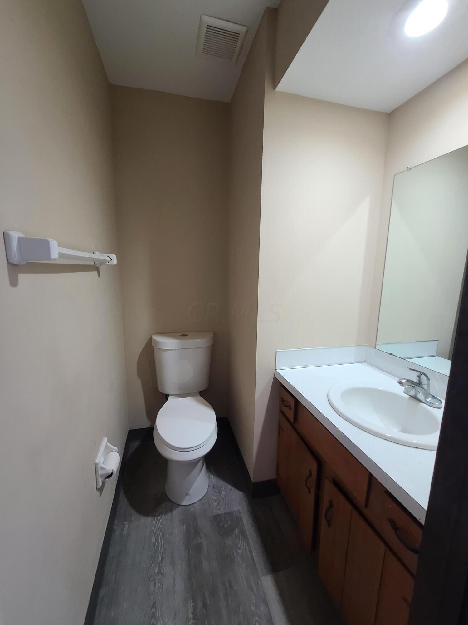 5076 Godown Road, Unit E Columbus, OH 43220 - Photo 4 of 19 20220926_124440