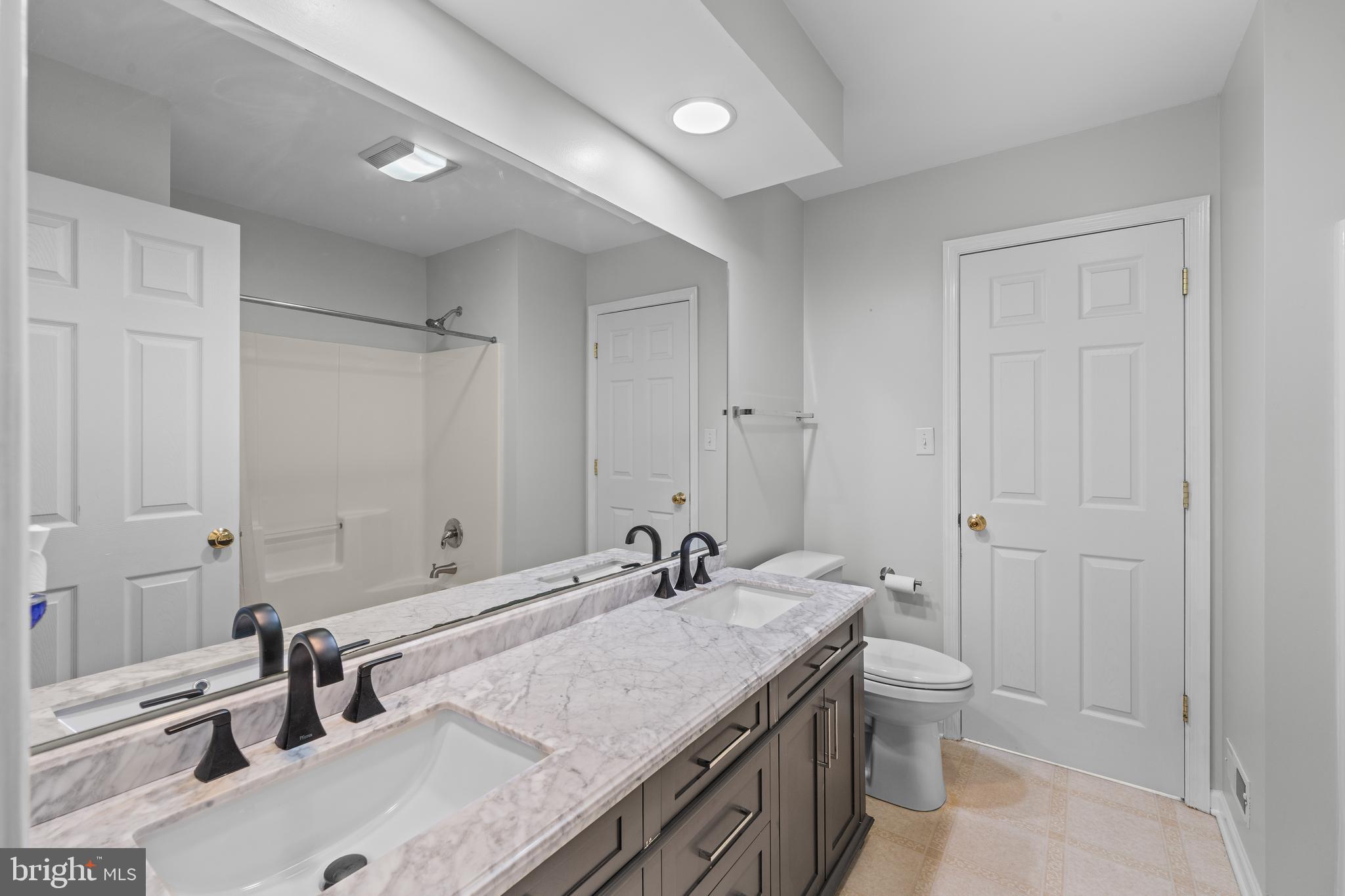 271 Squire Lane Lititz, PA 17543 - Photo 13 of 29