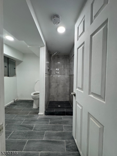 162 Lyon Street Paterson, NJ 07524 - Photo 5 of 25 a view of a bathroom