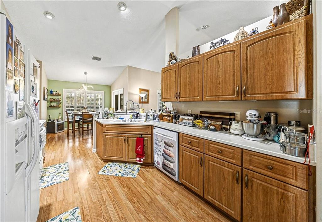 6607 Southeast 11th Loop Ocala, FL 34472 - Photo 10 of 48