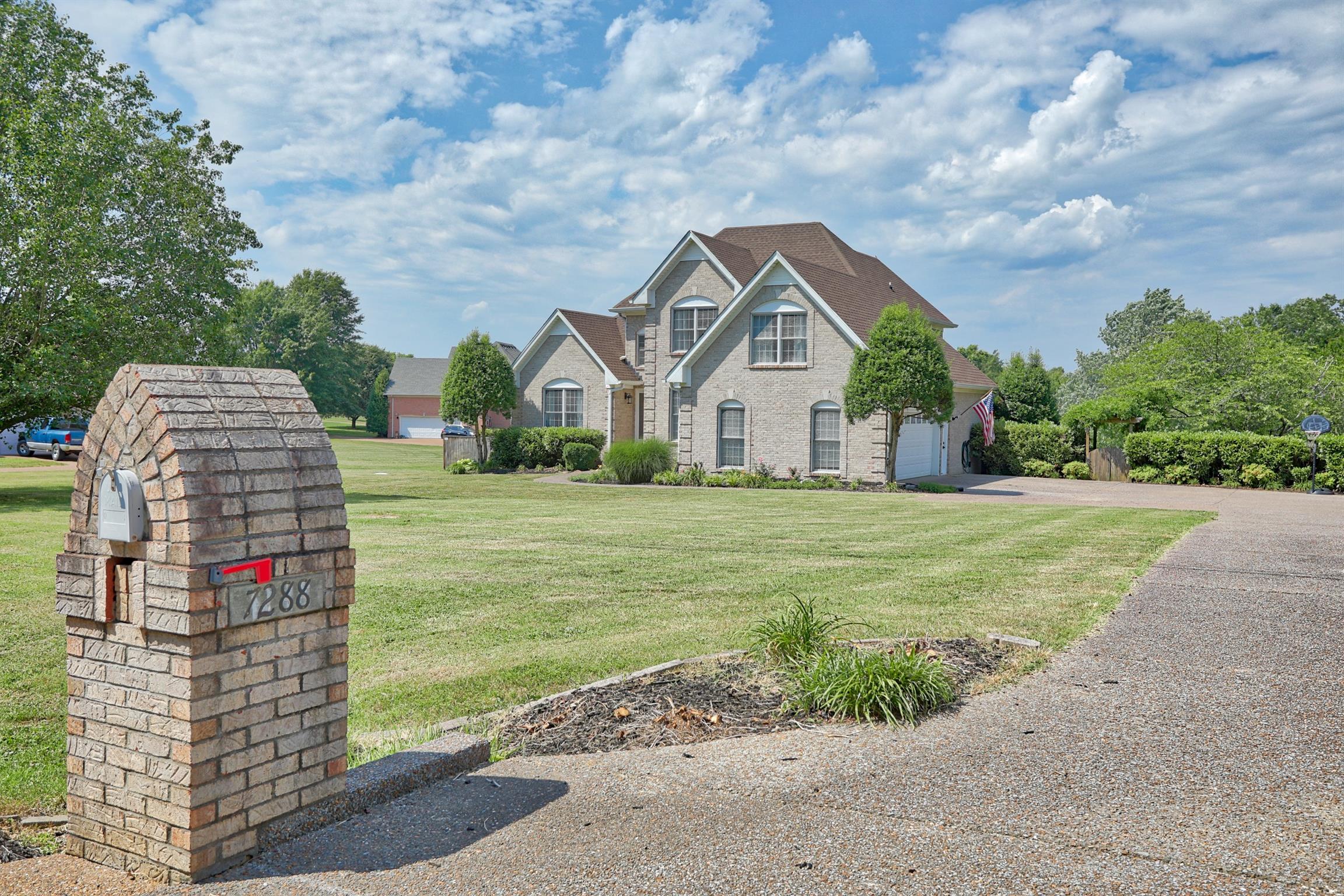 7288 Old Franklin Road Fairview, TN 37062 - Photo 6 of 30 Very nice brick home in Fairview!