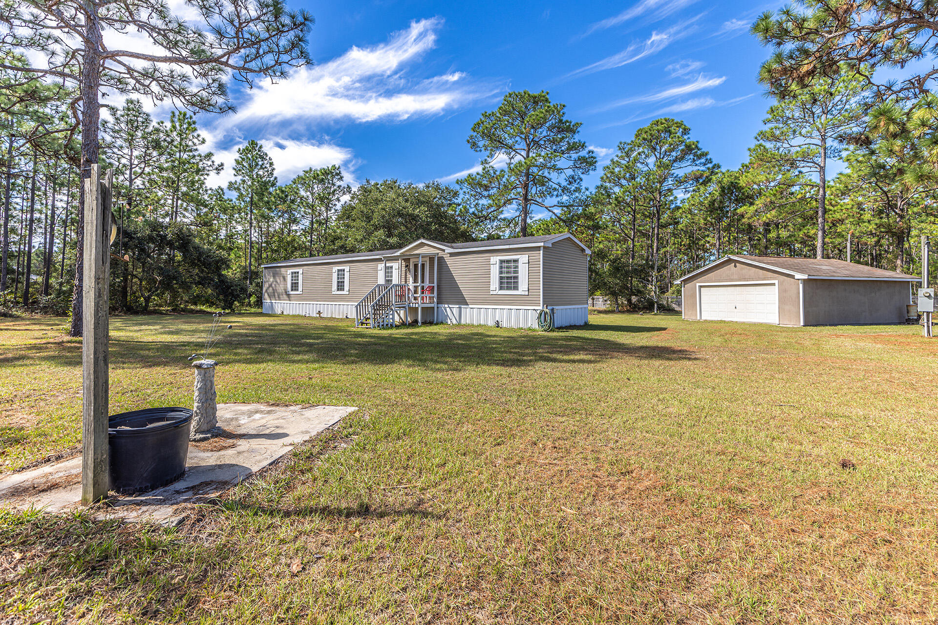 2023 Shannon Road Navarre, FL 32566 - Photo 22 of 26 Yard 3