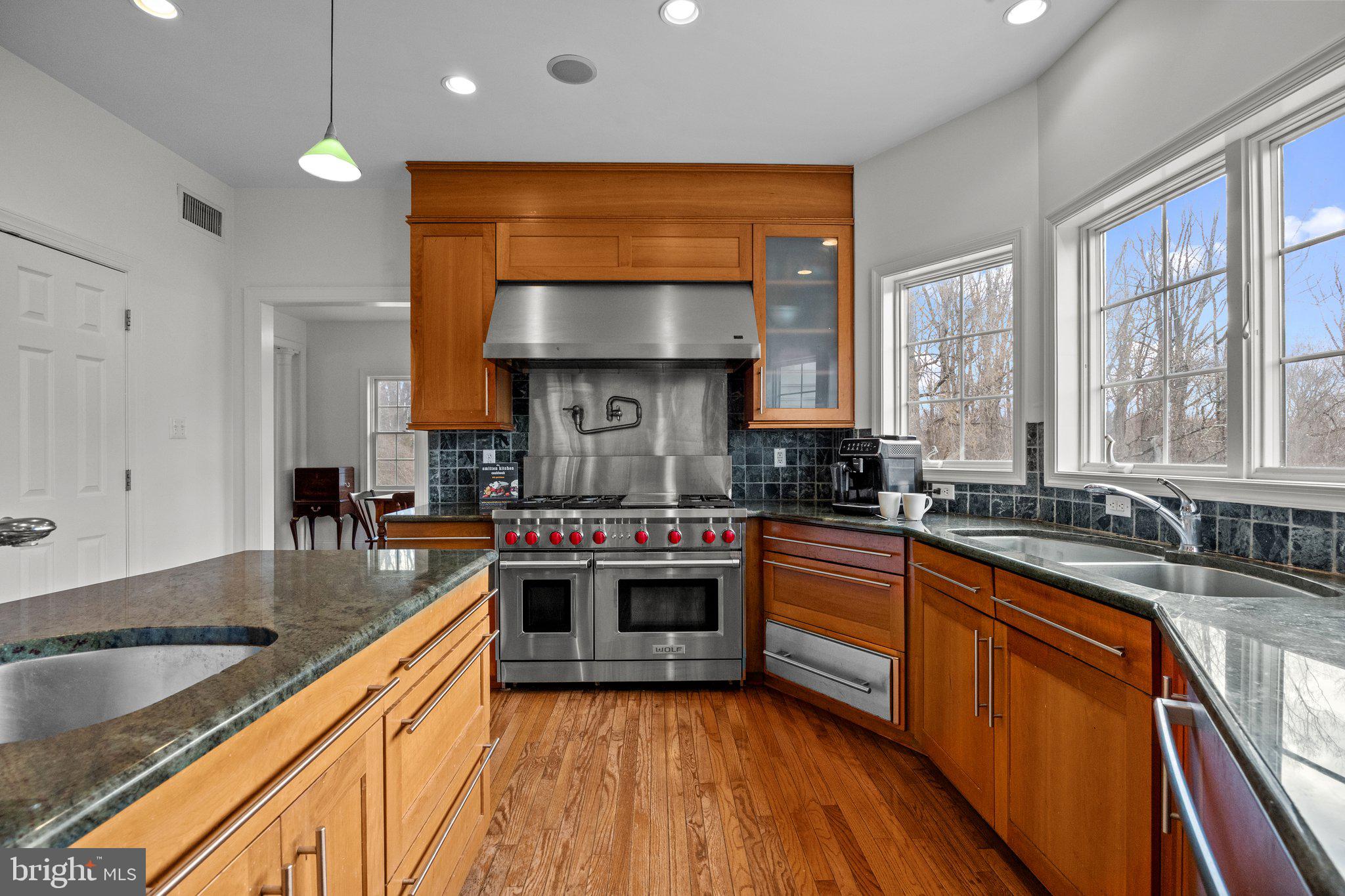 565 Linton Hill Road Newtown, PA 18940 - Photo 13 of 46 Wolf Range Double Oven