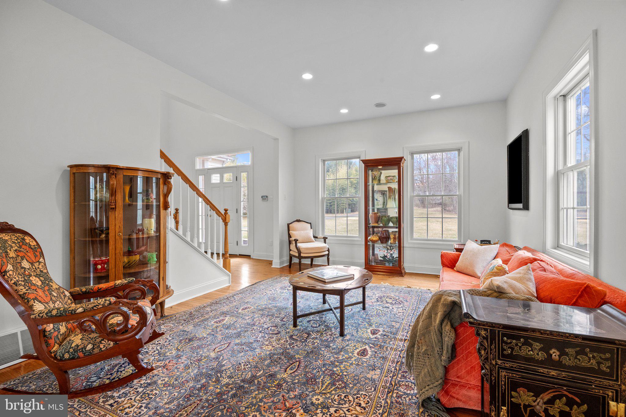 565 Linton Hill Road Newtown, PA 18940 - Photo 17 of 46 Living room
