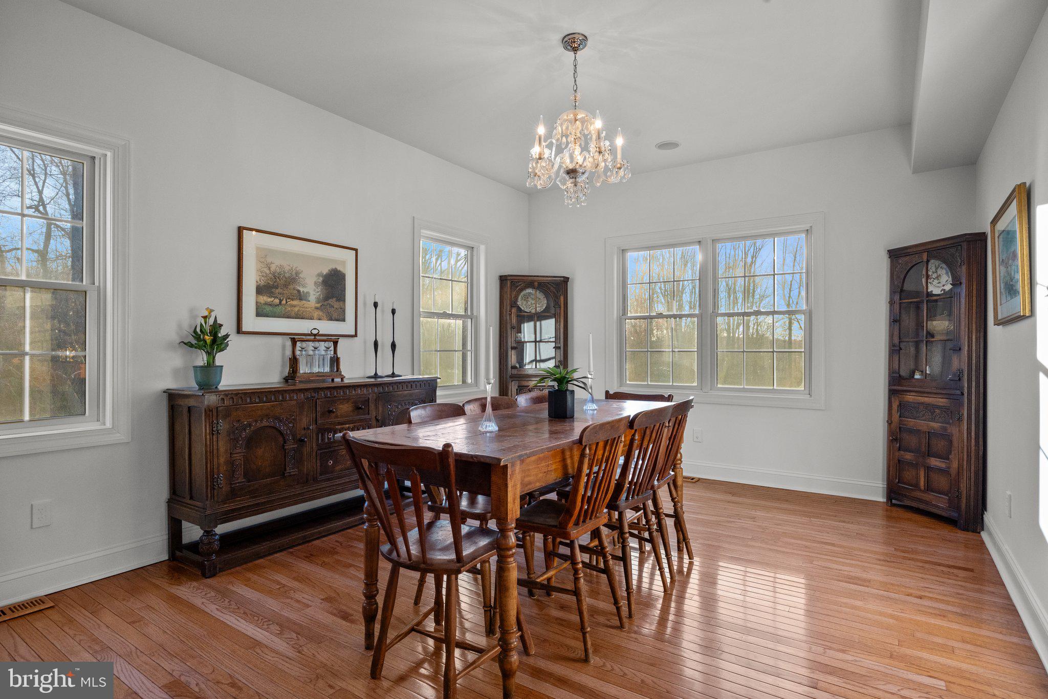 565 Linton Hill Road Newtown, PA 18940 - Photo 19 of 46 Dining room