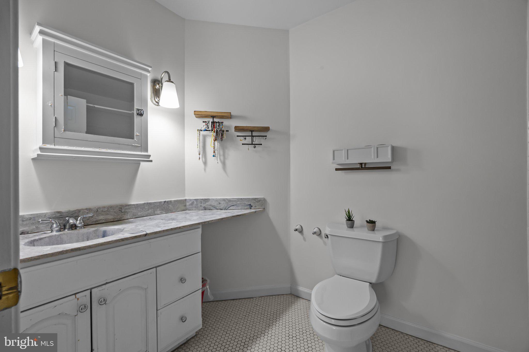 565 Linton Hill Road Newtown, PA 18940 - Photo 29 of 46 2nd bedroom Ensuite