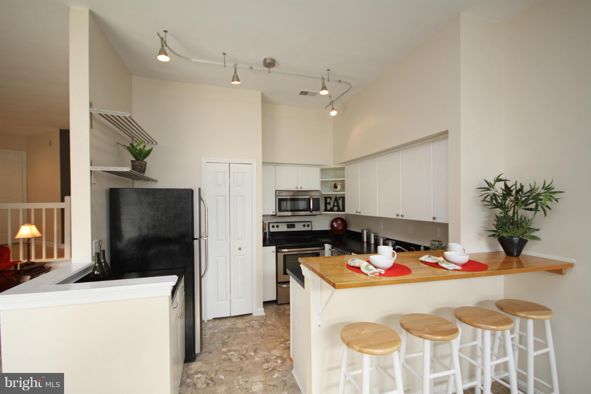4 Fallen Tree Court, Unit 4A Baltimore, MD 21227 - Photo 6 of 18 Kitchen