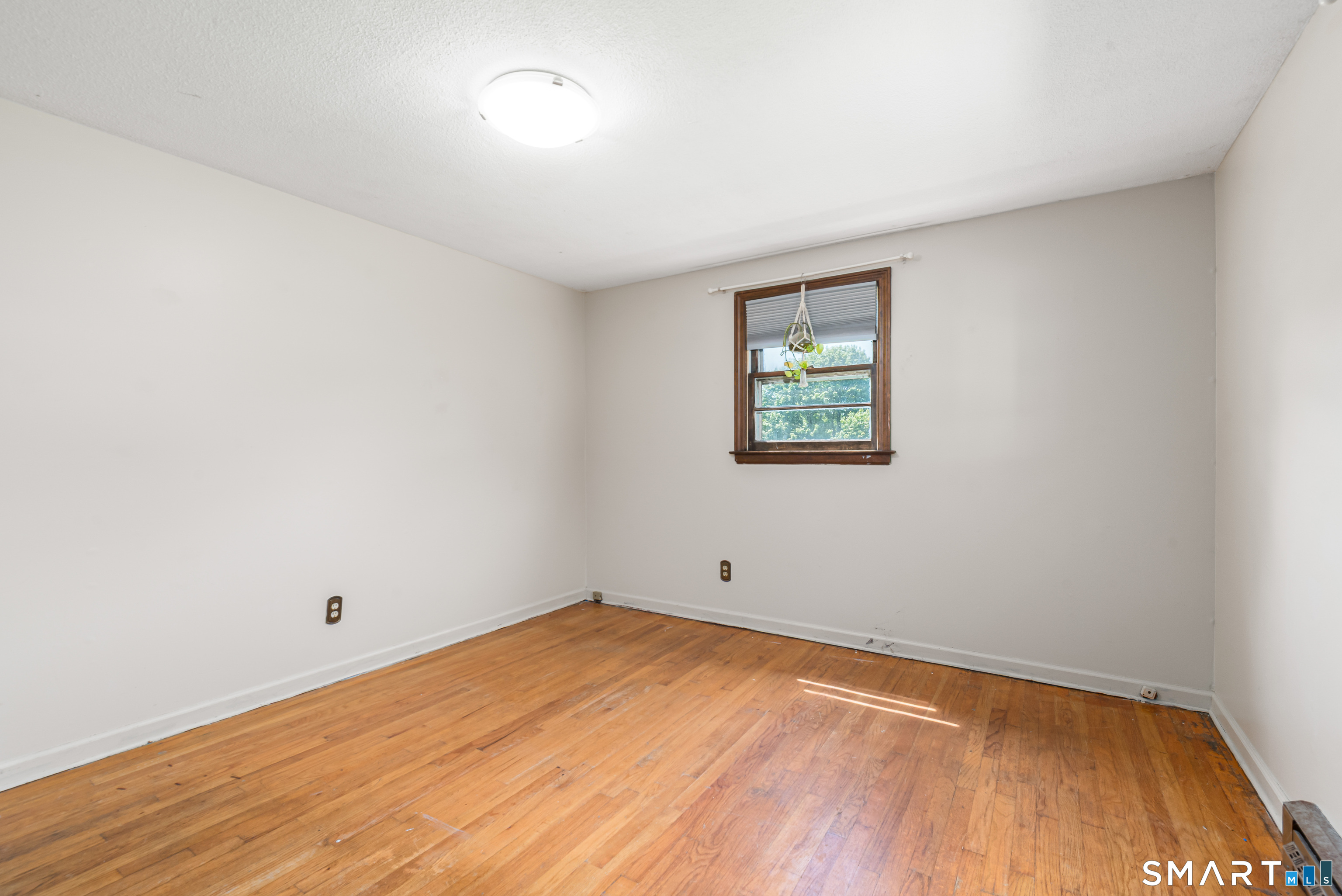 196 Humiston Circle Thomaston, CT 06787 - Photo 22 of 40