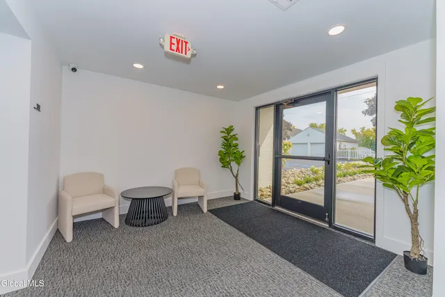 $1,695 | 9 Laura Drive, Unit 105, Cohoes, NY 12047