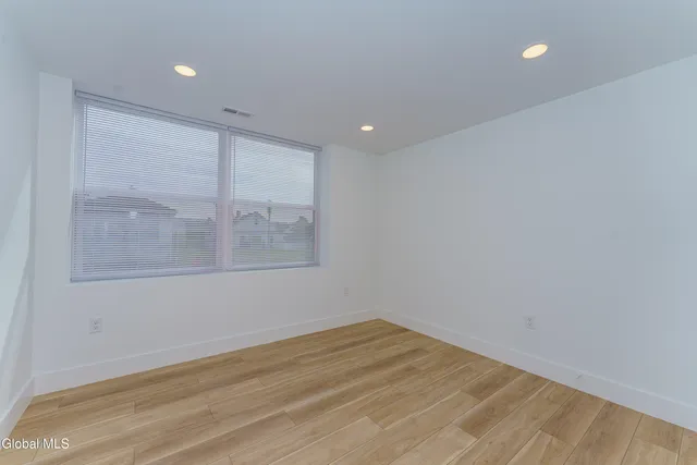 $1,695 | 9 Laura Drive, Unit 105, Cohoes, NY 12047