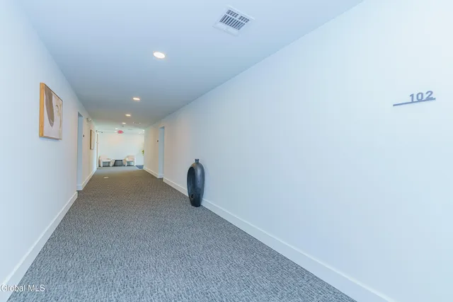 $1,695 | 9 Laura Drive, Unit 105, Cohoes, NY 12047