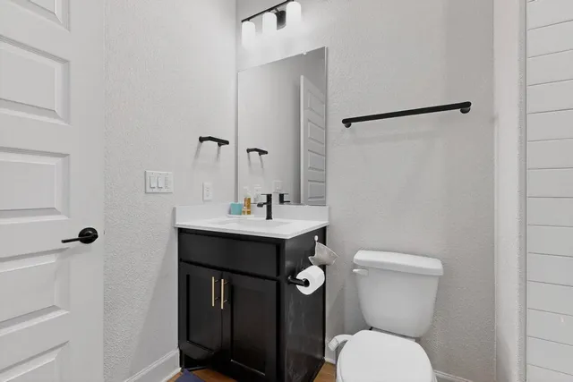 $2,400 | 11900 Dillon Falls Drive, Austin, TX 78747