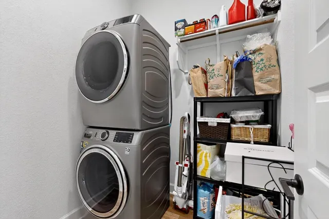 $2,400 | 11900 Dillon Falls Drive, Austin, TX 78747