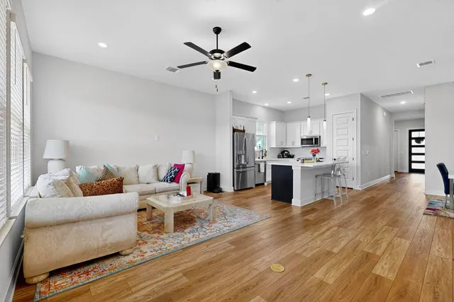 $2,400 | 11900 Dillon Falls Drive, Austin, TX 78747