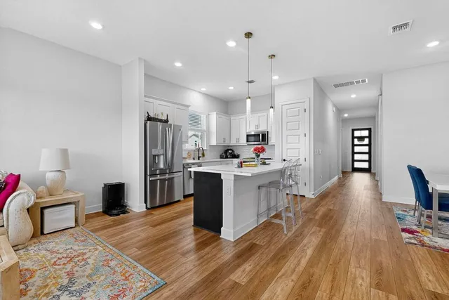 $2,400 | 11900 Dillon Falls Drive, Austin, TX 78747